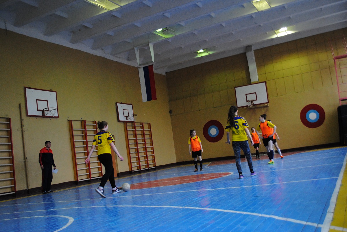 В Московском районе состоялось первенство по мини-футболу среди девушек 22.04.2016