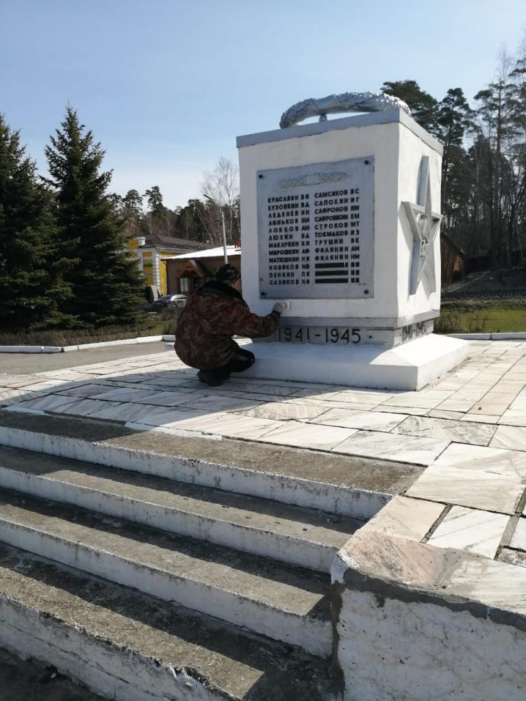 В Солотче организованы работы по ремонту и восстановлению памятника павшим воинам-солотчанам 28.04.2020