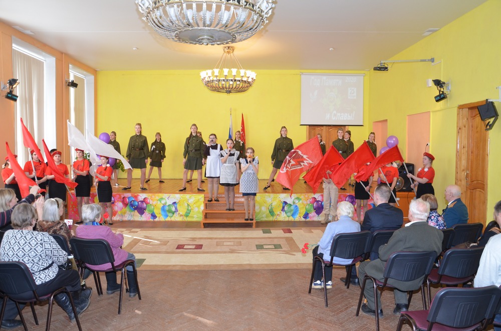 16 марта в школе №11 состоялось торжественное мероприятие, организованное в преддверии памятной даты, посвященной 75-летию Победы в Великой Отечественной войне