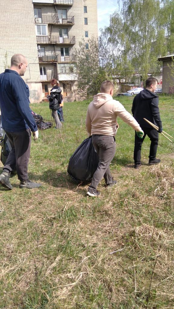 Проведены работы по уборке зелёной зоны на улице Берёзовой