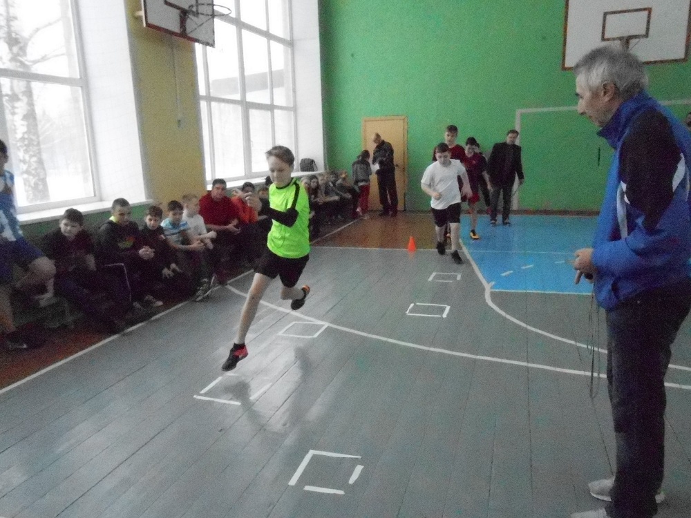 В  Октябрьском районе прошла военно-спортивная игра «Зарничка»