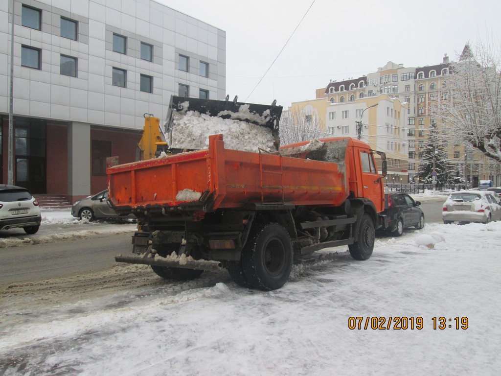 В Советском районе продолжаются работы по зимней уборке 08.02.2019