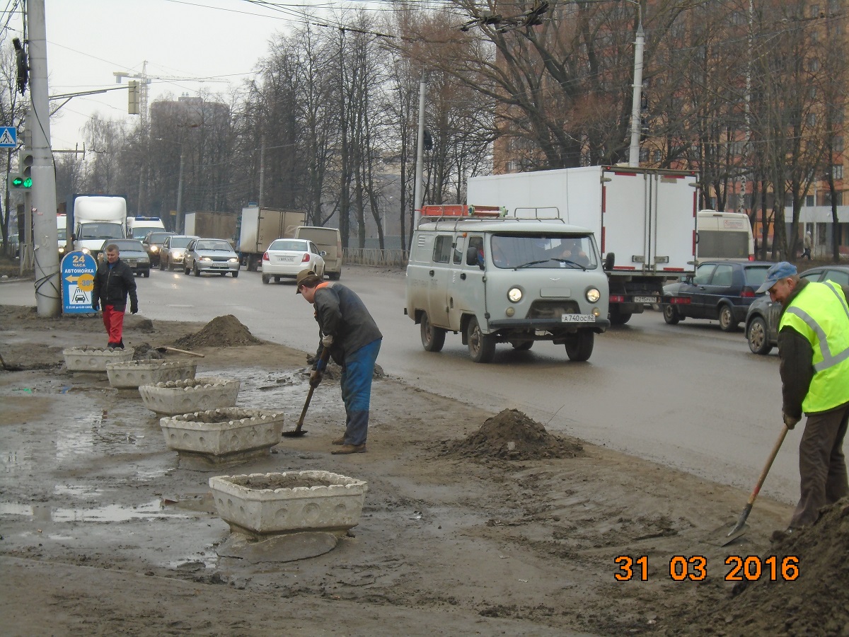 В рамках проведения весеннего месячника в Московском районе продолжаются работы по санитарной уборке территорий 31.03.2016