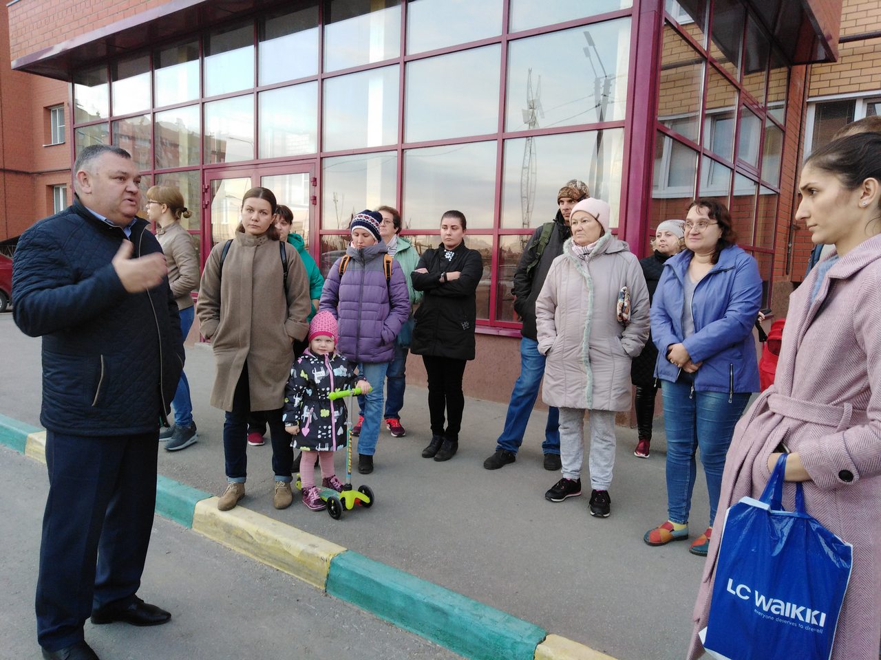 В Московском районе прошла встреча с жителями домов 11 корп. 1, 11 корп. 2 по ул. Семчинская 27.09.2019