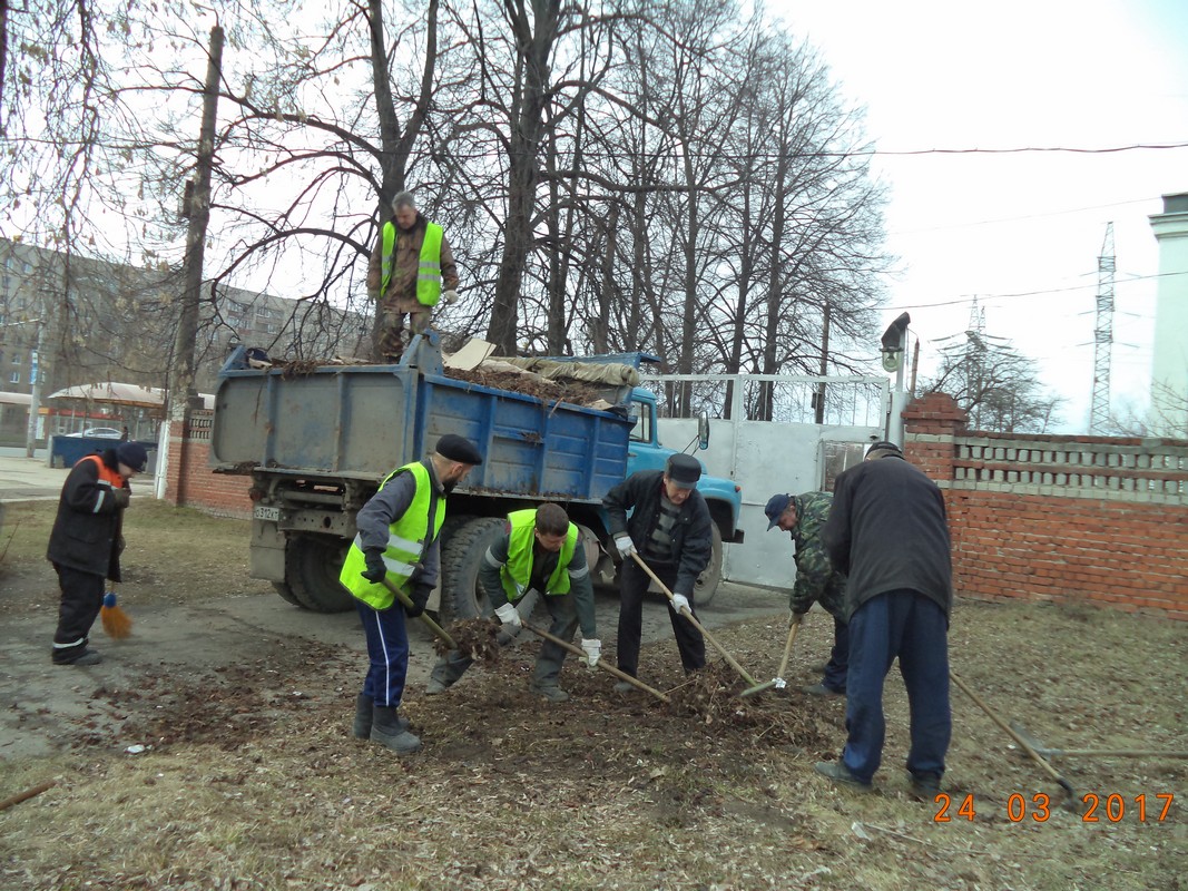 В Московском районе продолжаются работы по уборке территорий 24.03.2017