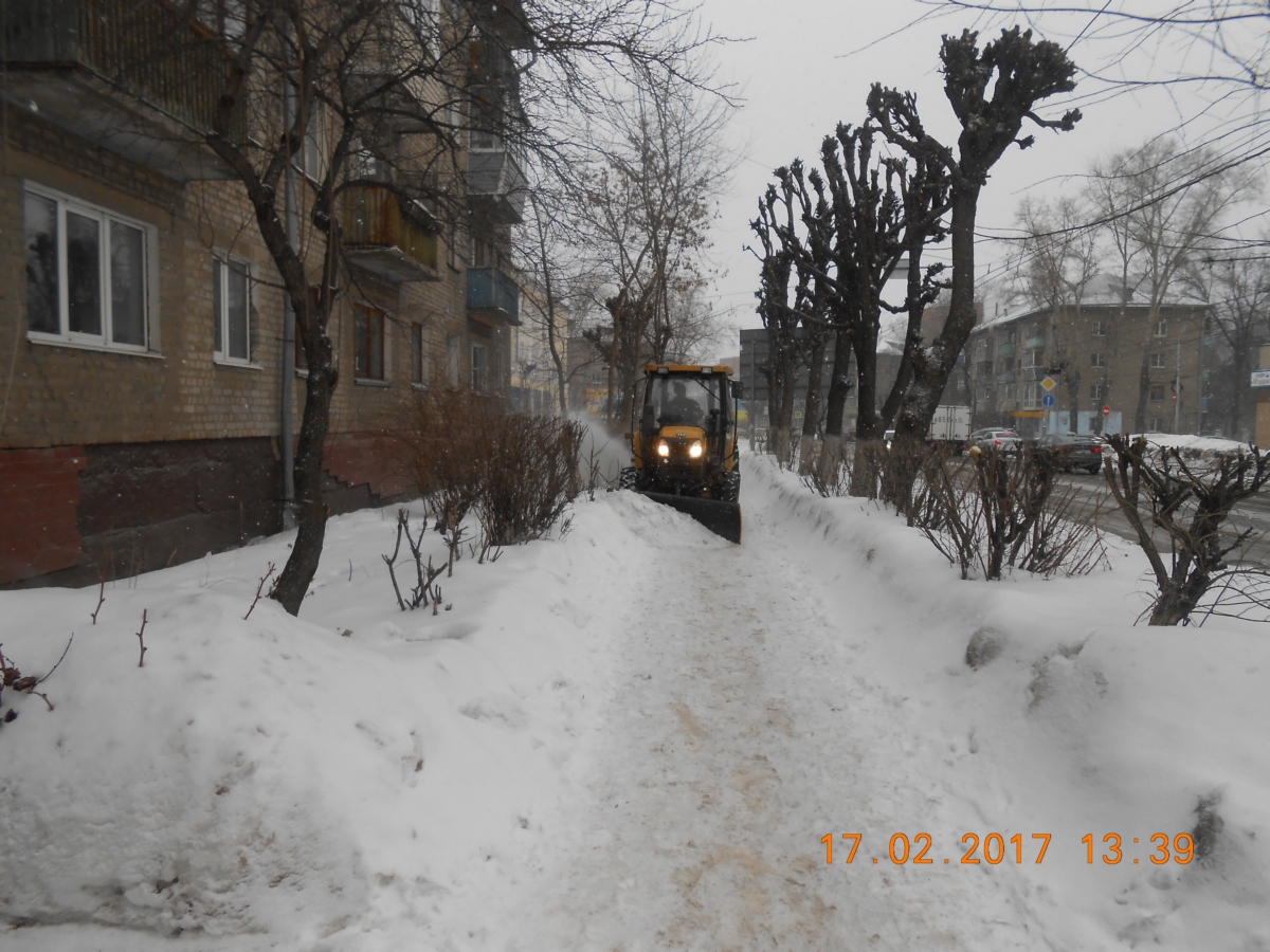 Префектура Октябрьского района  провела субботник на закрепленной территории