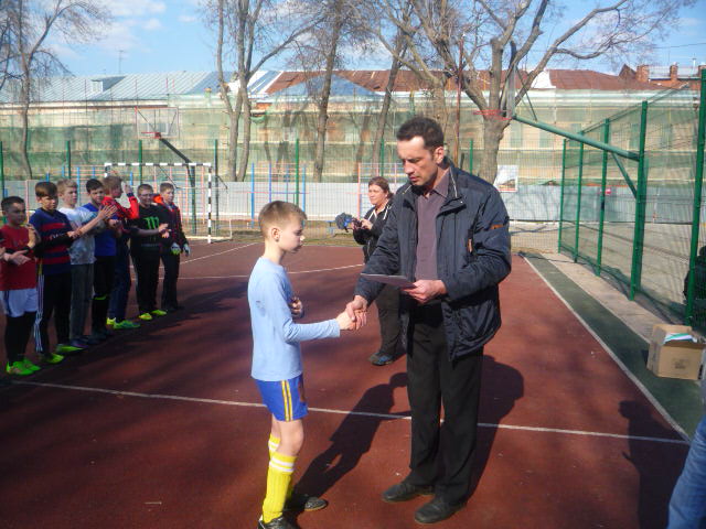Состоялись соревнования по футболу среди юношей Советского района 12.04.2017