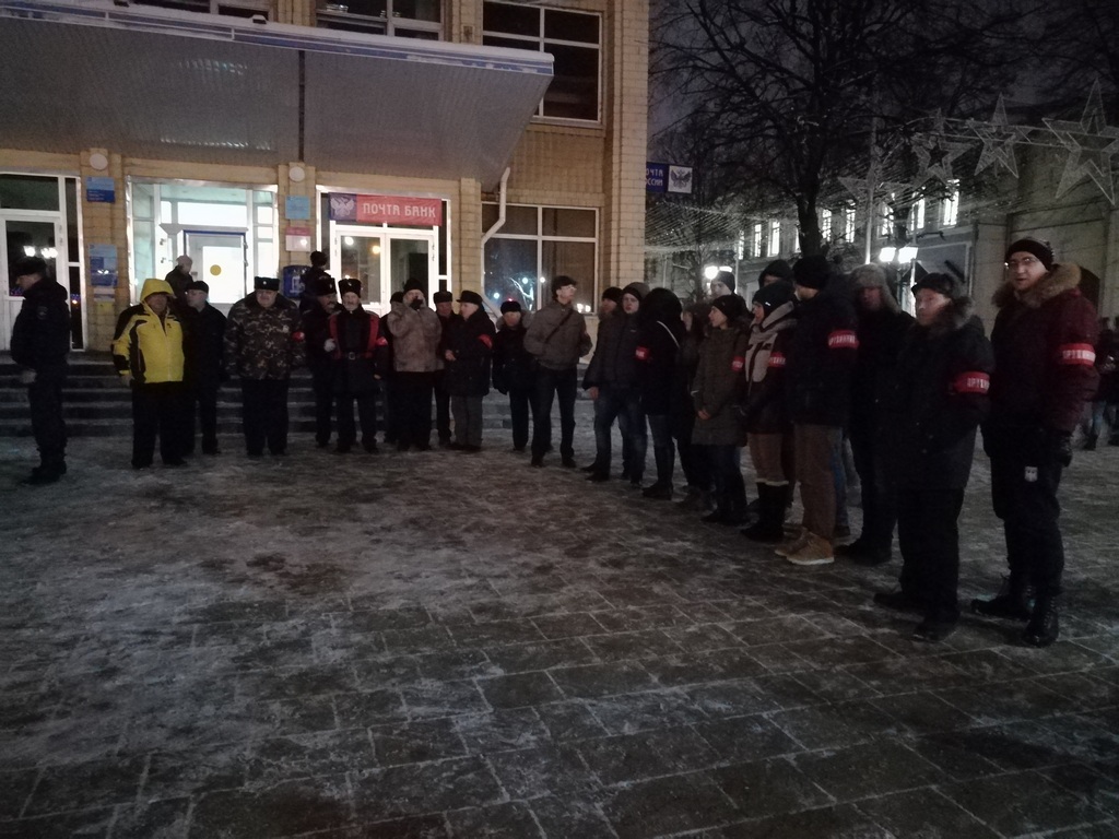 Народные дружинники обеспечивали общественный порядок при проведении парада Дедов Морозов 25.12.2017