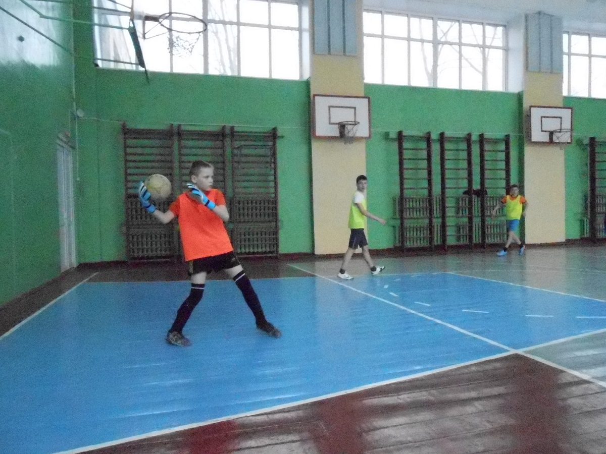В Октябрьском районе прошел традиционный турнир по мини – футболу среди команд образовательных учреждений