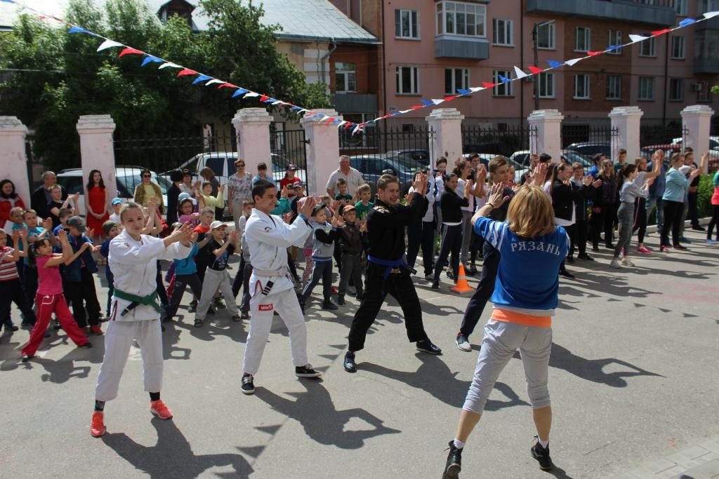 В Советском районе состоялся спортивный праздник «Каникулы, на старт!» 31.05.2017