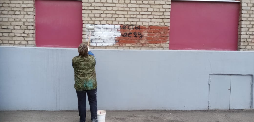 Продолжаются рейды по выявлению и ликвидации надписей на фасадах зданий