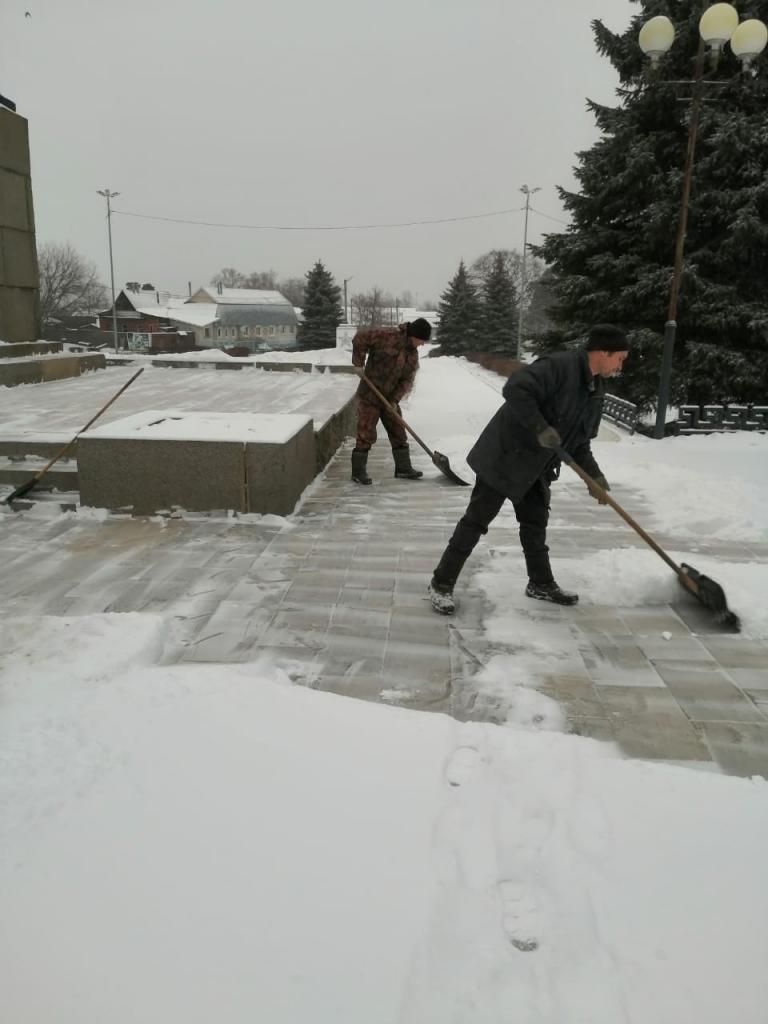 В Солотче продолжается уборка снега 15.12.2020