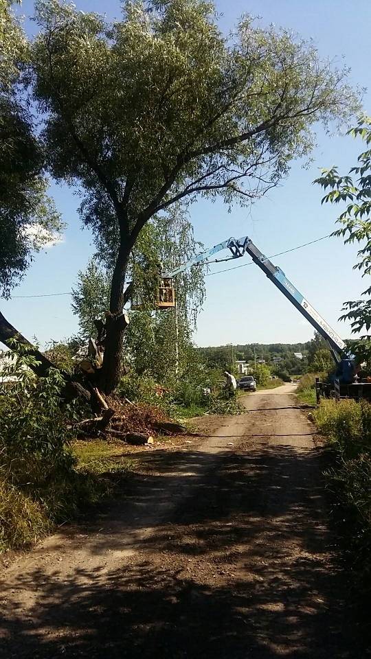 В поселка Храпово и Божатково продолжаются благоустроительные работы