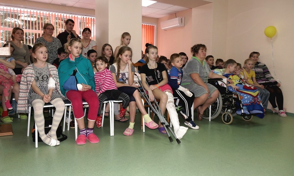 Читатели Центральной детской библиотеки города Рязани выступили перед пациентами Областной детской клинической больницы имени Н.В.Дмитриевой