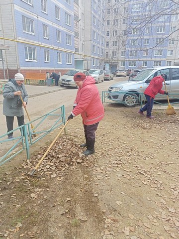 В Московском районе продолжаются работы в рамках месячника по благоустройству и санитарной очистке территории города Рязани 17.04.2023